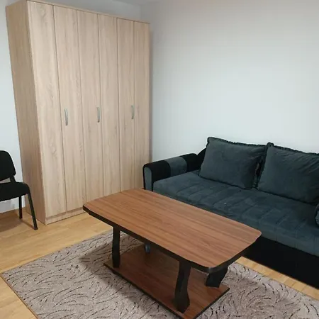 2bdr Apt With Balcony With View- Free Parking Vendégház