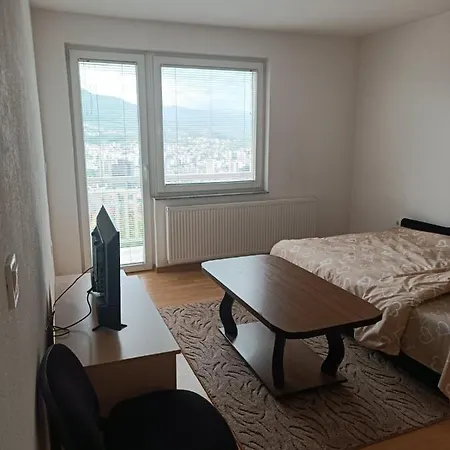 Vendégház 2bdr Apt With Balcony With View- Free Parking