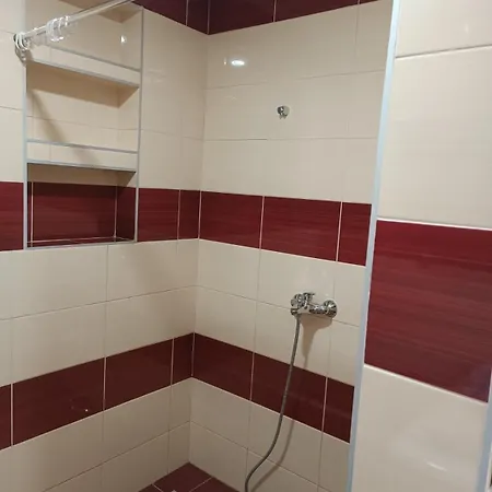 2bdr With Balcony With View- Free Parking Gostinjska kuća