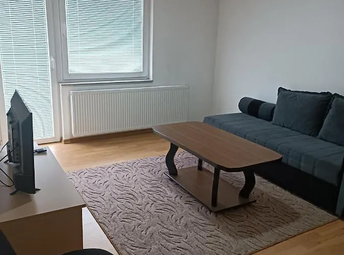 2bdr With Balcony With View- Free Parking * 塞拉耶佛