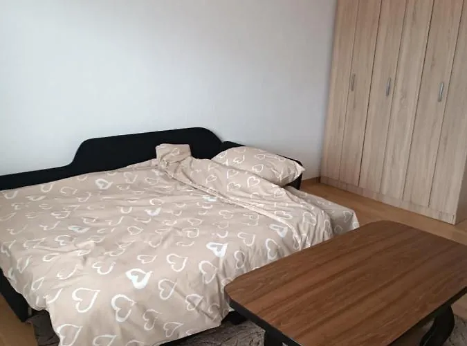 2bdr With Balcony With View- Free Parking 塞拉耶佛