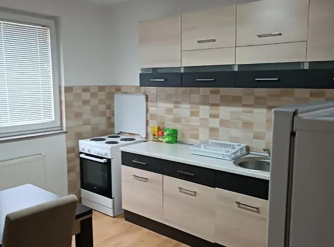 2bdr With Balcony With View- Free Parking 招待所 塞拉耶佛