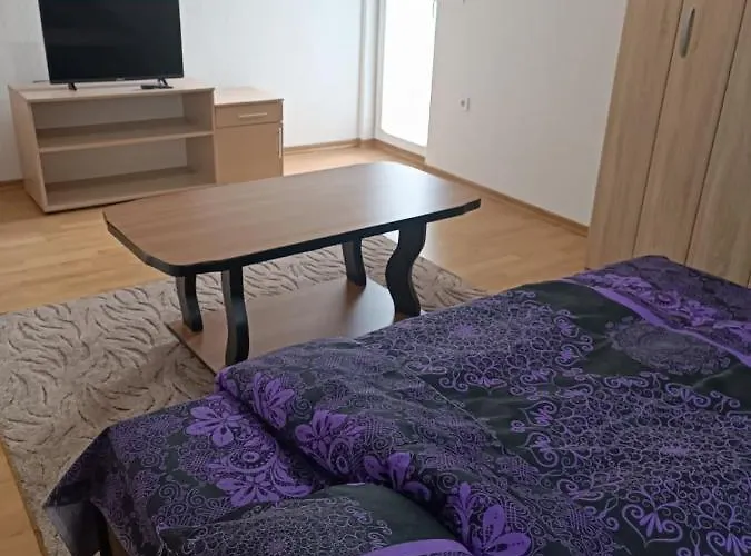 2bdr With Balcony With View- Free Parking *