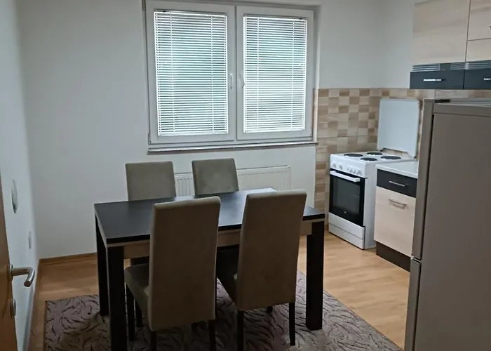 2bdr With Balcony With View- Free Parking 招待所 塞拉耶佛