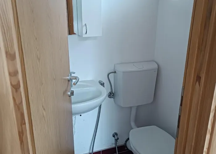 2bdr With Balcony With View- Free Parking 招待所 塞拉耶佛